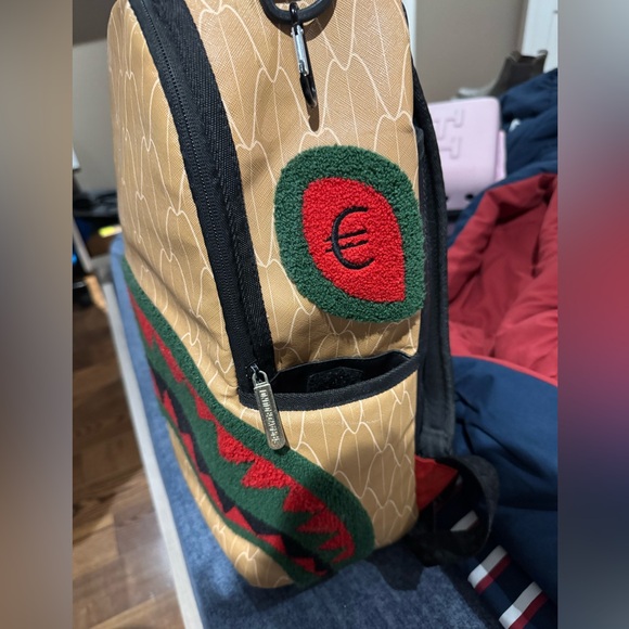 Spray ground bag - Picture 3 of 4